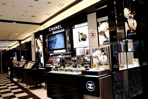 bloomingdales new york chanel|stores that carry chanel.